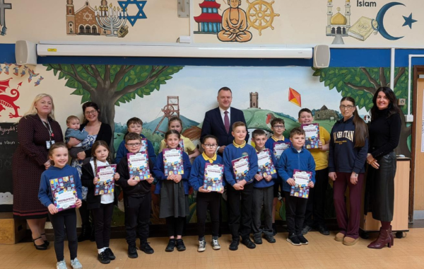 MP Nick Thomas-Symonds with staff and children from Cwmffrwdoer Primary