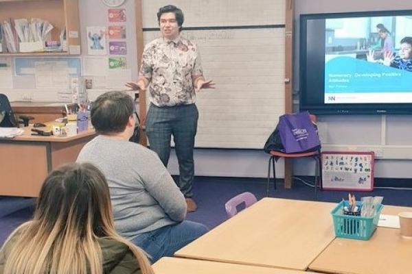 National Numeracy's Ben delivering a parental engagement workshop