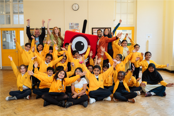 Katya Jones, Bobby Seagull, Jessica Gagen and Dr Robert Massey with children from William Davis School