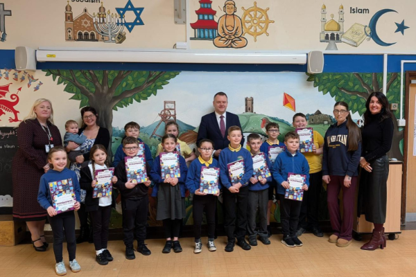 MP Nick Thomas-Symonds with staff and children from Cwmffrwdoer Primary